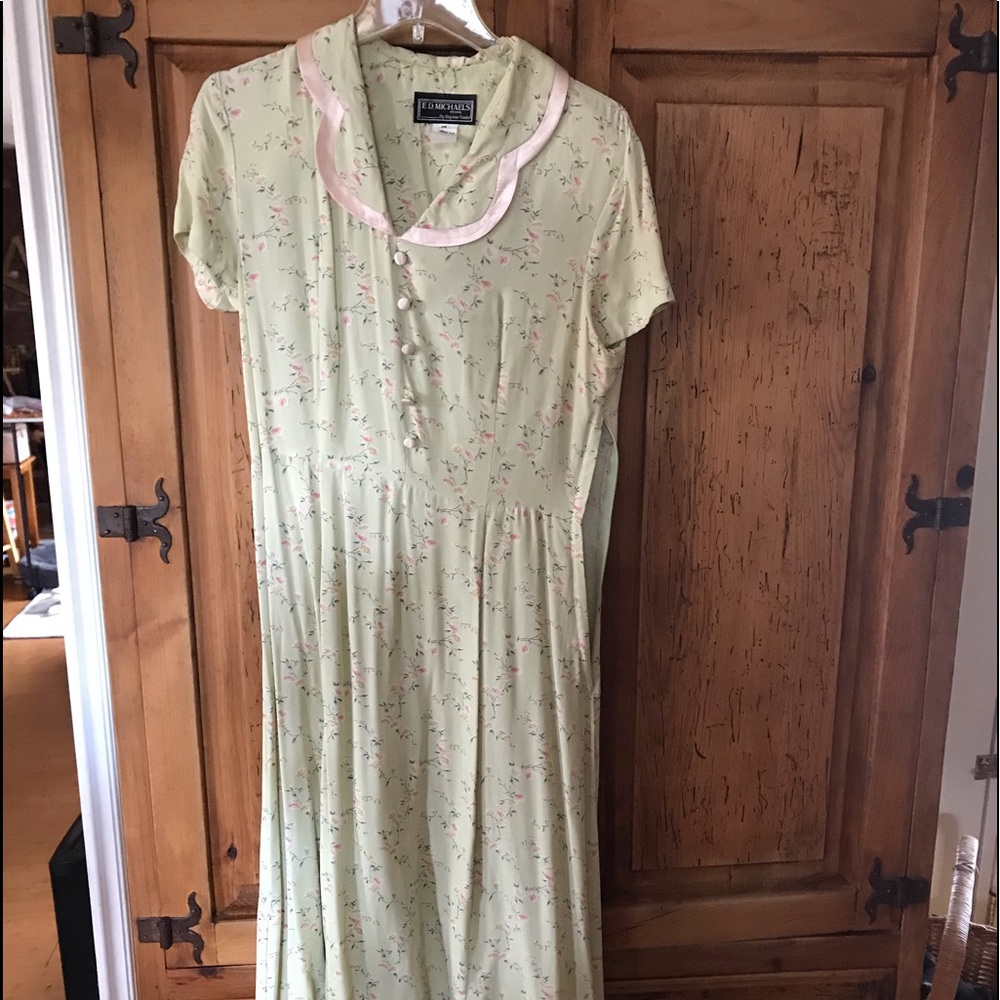 Tea party anyone? 100%Rayon Summer delight dress